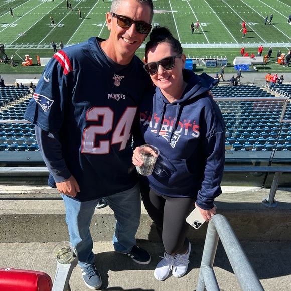 Meet your Posher, Jennifer - Picture 1 of 1